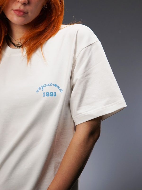 Oversize футболка &laquo;Незалежна 1991&raquo; молочна, S/M 112-02-109 фото
