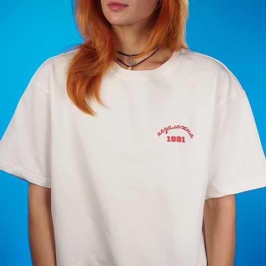 Купити Футболку «Незалежна» молочного кольору, мерч Islnd shop