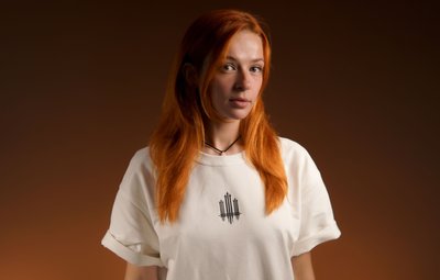 Oversize футболка «Тризуб F16» з написом Ukraine ззаду, Молочний, XS 112-02-008 фото