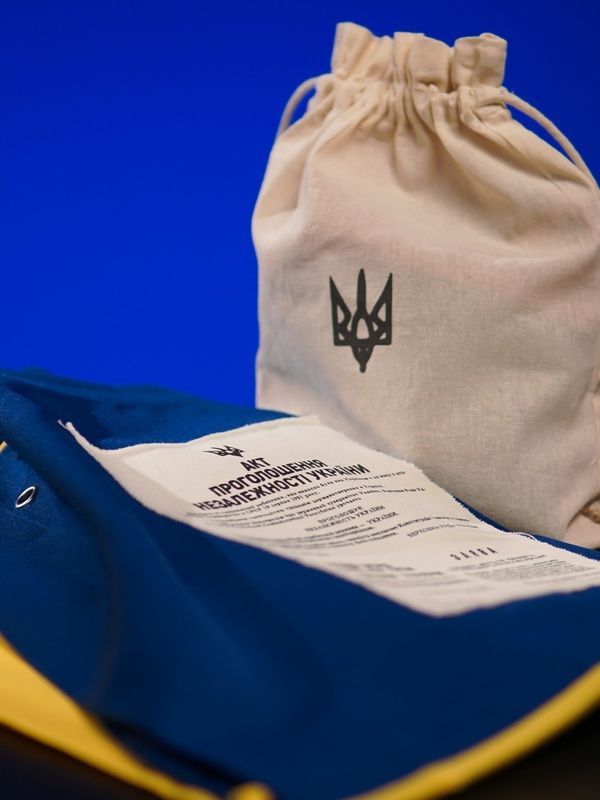 Small Independence Set: Flag and bag 555-02-003 фото
